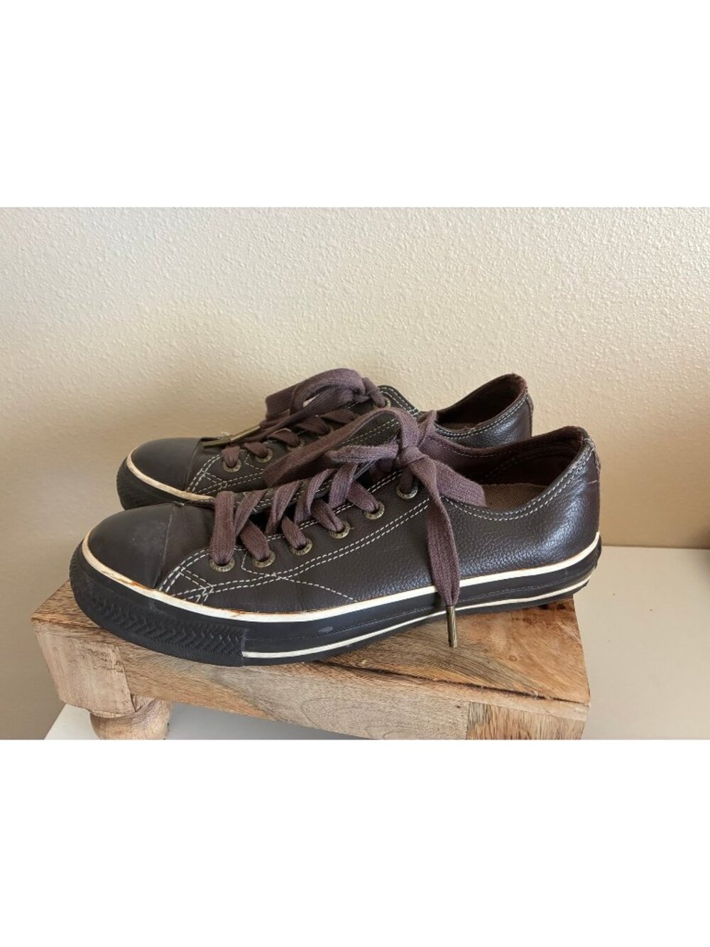 Converse Chuck Taylor All Star Leather Low Top Sneakers Size 8